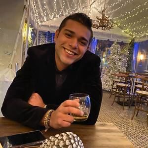 Meet your Posher, Victor